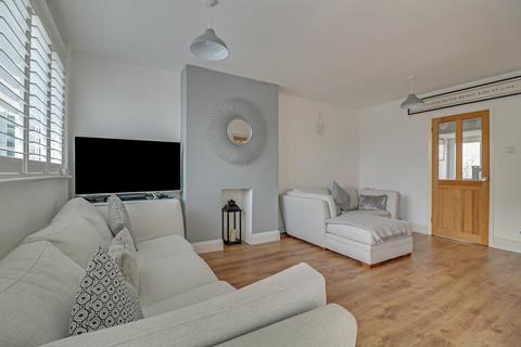 16 Borrowdale Close, Benfleet, SS7 3HE