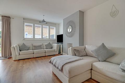16 Borrowdale Close, Benfleet, SS7 3HE