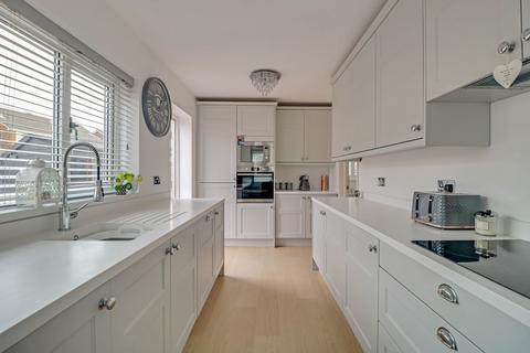 16 Borrowdale Close, Benfleet, SS7 3HE