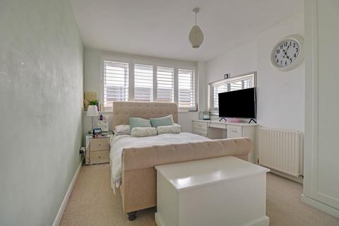 16 Borrowdale Close, Benfleet, SS7 3HE