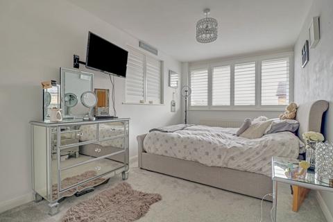 16 Borrowdale Close, Benfleet, SS7 3HE