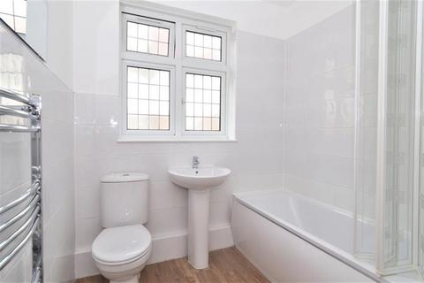 2 bedroom apartment to rent, Grange Court, Loughton, IG10