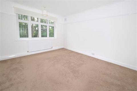 2 bedroom apartment to rent, Grange Court, Loughton, IG10