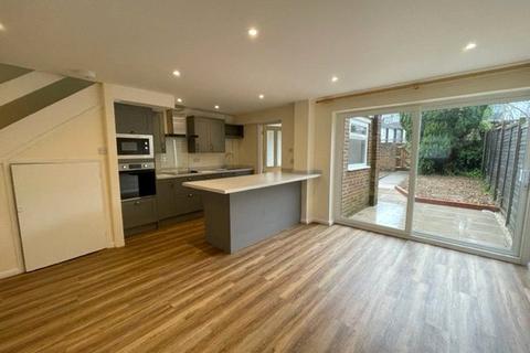 3 bedroom terraced house to rent - Eton Place, Farnham, Surrey, GU9