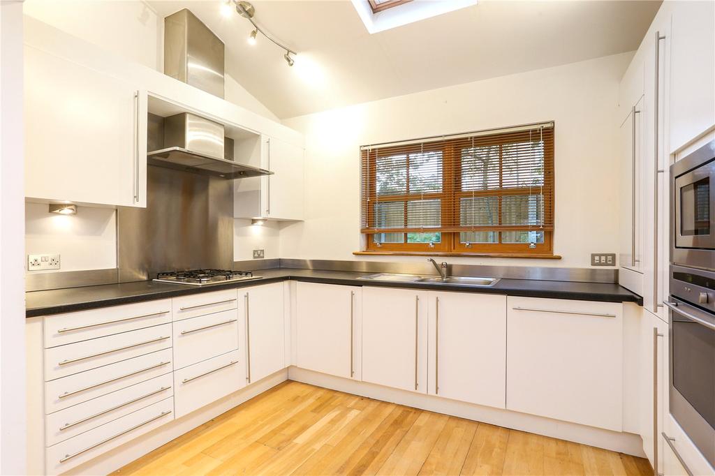Queen Street, Knutsford, Cheshire, WA16 2 bed apartment £1,100 pcm (£
