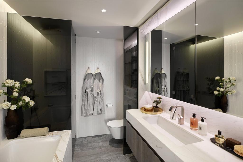 En-Suite Bathroom