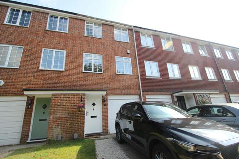 3 Kingsley Road, Orpington, BR6 6AX