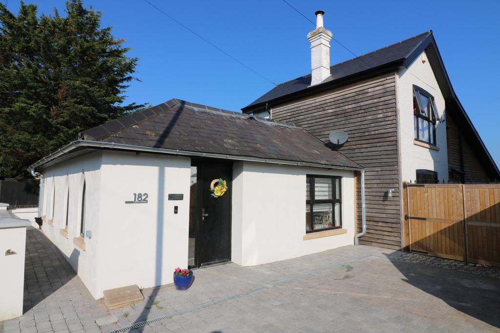 Leylands Road, Burgess Hill, RH15 4 bed house £795,000