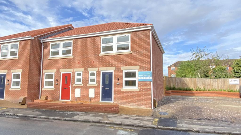 Dursley Road, Trowbridge 2 bed end of terrace house £239,000