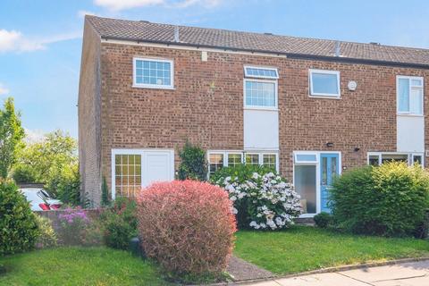 6 Larkspur Close, Orpington, BR6 9TH