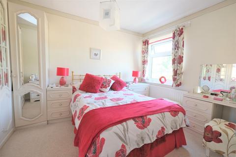 6 Larkspur Close, Orpington, BR6 9TH