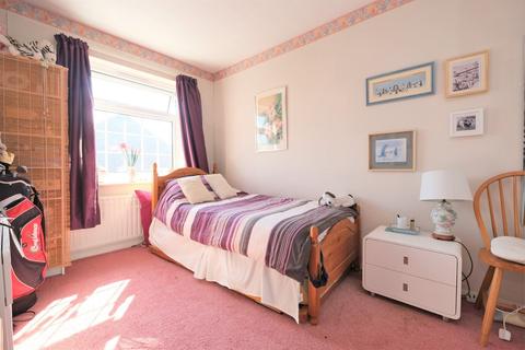 6 Larkspur Close, Orpington, BR6 9TH