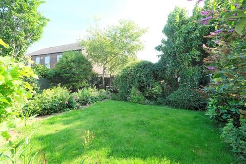 6 Larkspur Close, Orpington, BR6 9TH