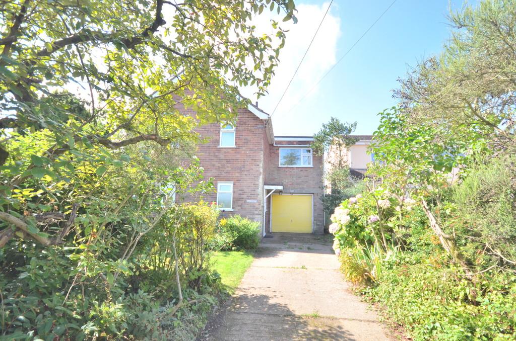 Cage Lane, Boxted, Colchester CO4 5RE 4 bed detached house £500,000