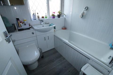 24 Abbey Road, Batley, WF17 7ER