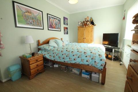 24 Abbey Road, Batley, WF17 7ER