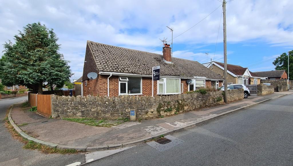 Terrington Close, Brackley 2 bed semidetached bungalow £289,950