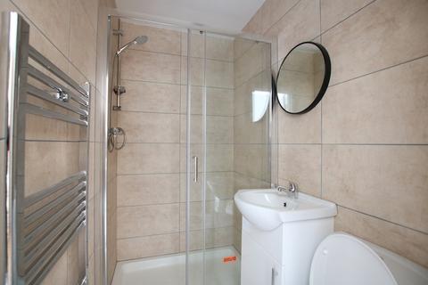 Studio to rent, Howard Road, London, NW2