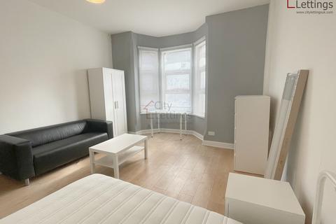 2 bedroom flat share to rent, Bentinck Road, Arboretum