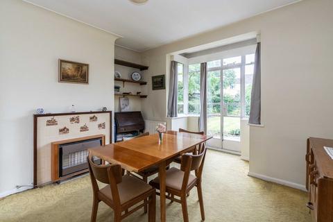 42 Hillside Gardens, Brockham, Betchworth, RH3 7EW