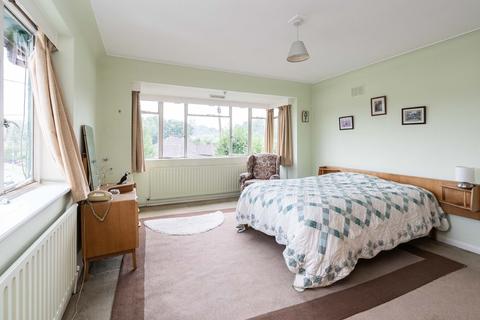 42 Hillside Gardens, Brockham, Betchworth, RH3 7EW