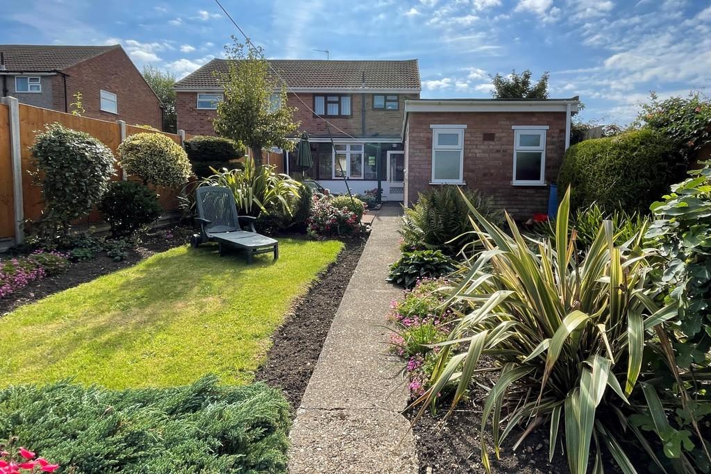 Wicklow Avenue, Melton Mowbray 3 bed semidetached house £225,000