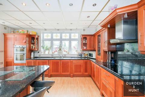 142 Manor Road, Chigwell, IG7 5PR
