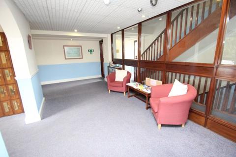 Flat 27, Napier Court West Gordon Place, Southend-on-sea, SS1 1NH