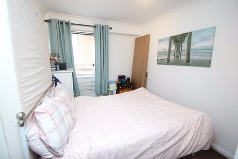 Flat 27, Napier Court West Gordon Place, Southend-on-sea, SS1 1NH