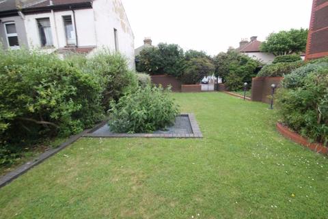 Flat 27, Napier Court West Gordon Place, Southend-on-sea, SS1 1NH