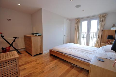 8 Devonshire Road, London, W5 4TP