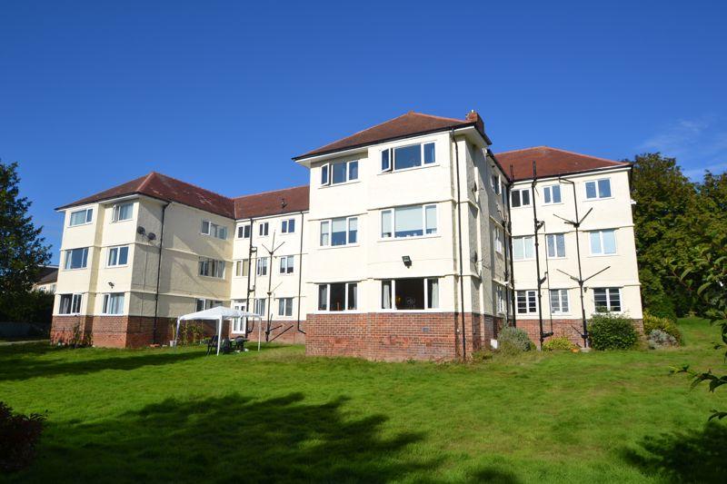 Ludlow Drive, West Kirby 2 bed apartment £169,950