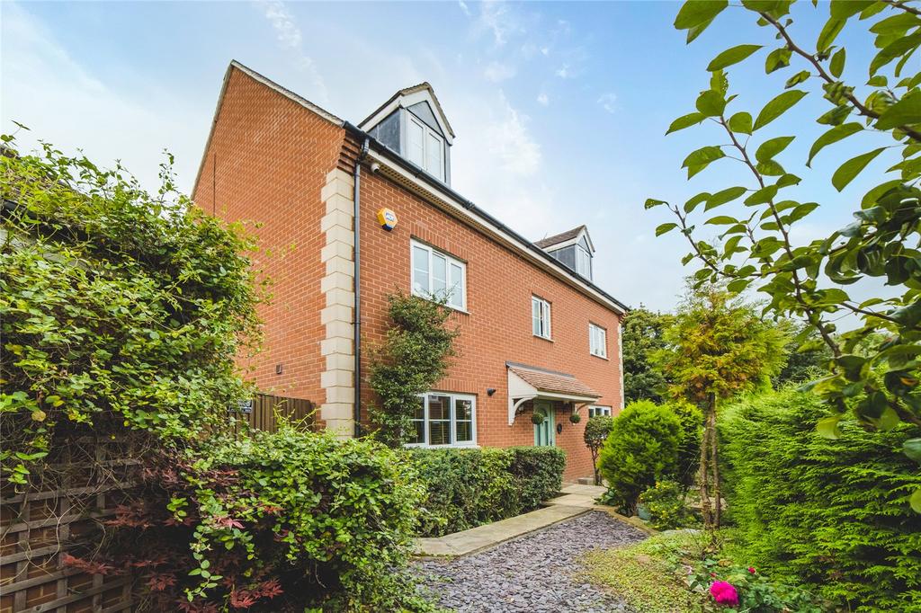 Callington Road, Swindon, Wiltshire... 5 bed house £499,000