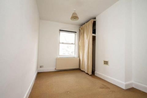 1 bedroom apartment to rent, Tower Bridge Road, SE1