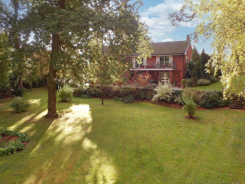 Broughton Lane, Wistaston, Cheshire 4 bed detached house £600,000