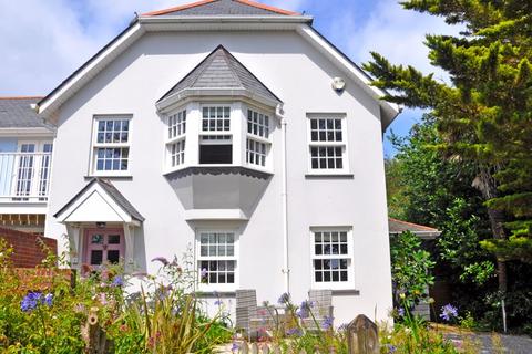 Trevennen West Grove Hill, St Mawes, Truro, TR2 5BJ