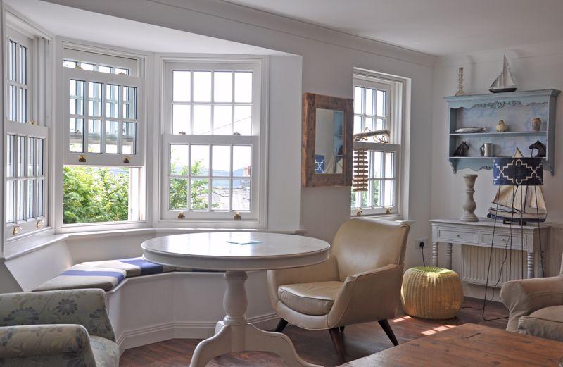 Living Room Bay...