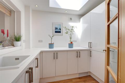 129 Rownhams Lane, North Baddesley, Southampton, SO52 9LU