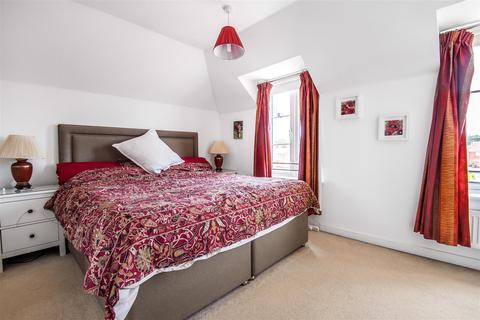 67 Cutforth Way, Romsey, SO51 0BG