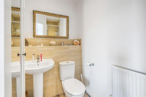 67 Cutforth Way, Romsey, SO51 0BG