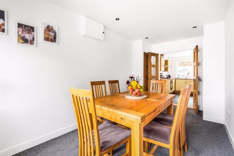 144b Botley Road, North Baddesley, Southampton, SO52 9EE