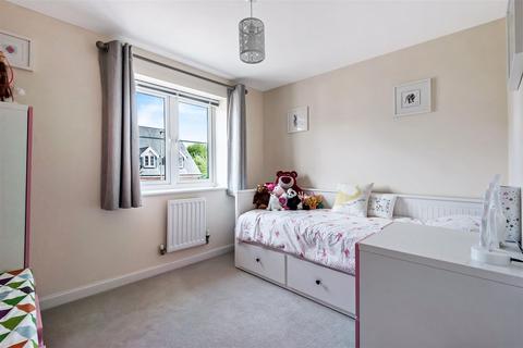 46 Knights Meadow, North Baddesley, Southampton, SO52 9AF
