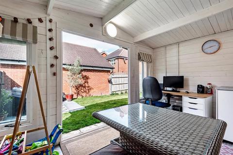 46 Knights Meadow, North Baddesley, Southampton, SO52 9AF
