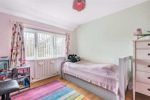 5 Alder Close, Whitenap, Romsey, SO51 5SJ