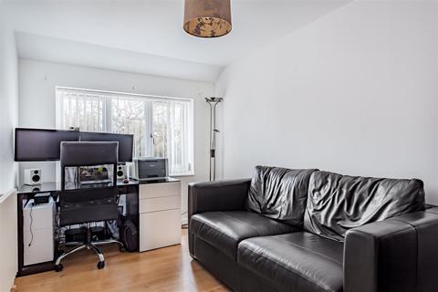 5 Alder Close, Whitenap, Romsey, SO51 5SJ