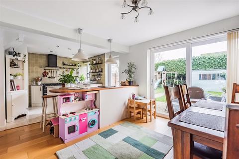 5 Alder Close, Whitenap, Romsey, SO51 5SJ