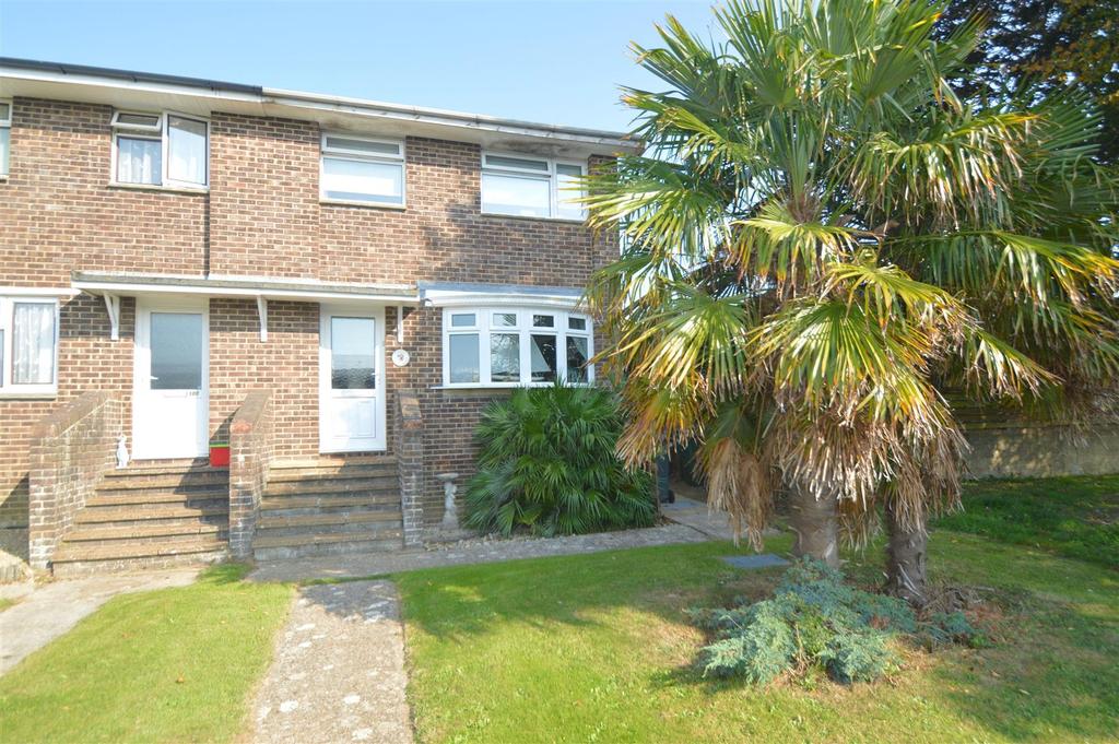IDEAL FAMILY HOME * SANDOWN 3 bed semidetached house £220,000
