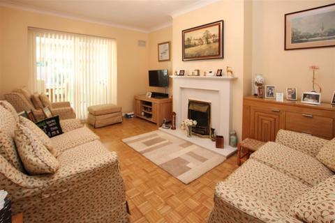 2 bedroom semi-detached bungalow for sale, Woodland Avenue, Hutton, Brentwood