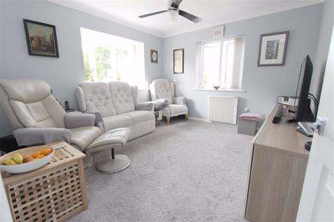 2 bedroom retirement property for sale - Cunningham Close, Chadwell Heath, Essex, RM6