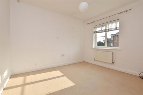 8 Grenada Close, Eastbourne, BN23 5TJ